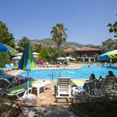 Hotel Katre 4*