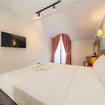 厄吕代尼兹卡特里酒店 酒店 4*