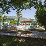 厄吕代尼兹卡特里酒店 4*